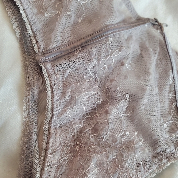 Victoria's Secret Dream Angels Grey Lace Very Cheeky Cutout Back - Size Small - Picture 2 of 6